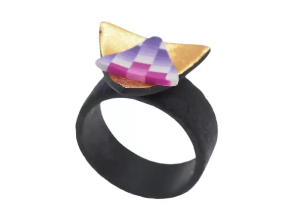 Bague en Bargello et feuilles métalliques